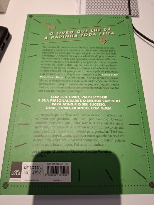 Livro Como ficar RICO ou não em doze meses