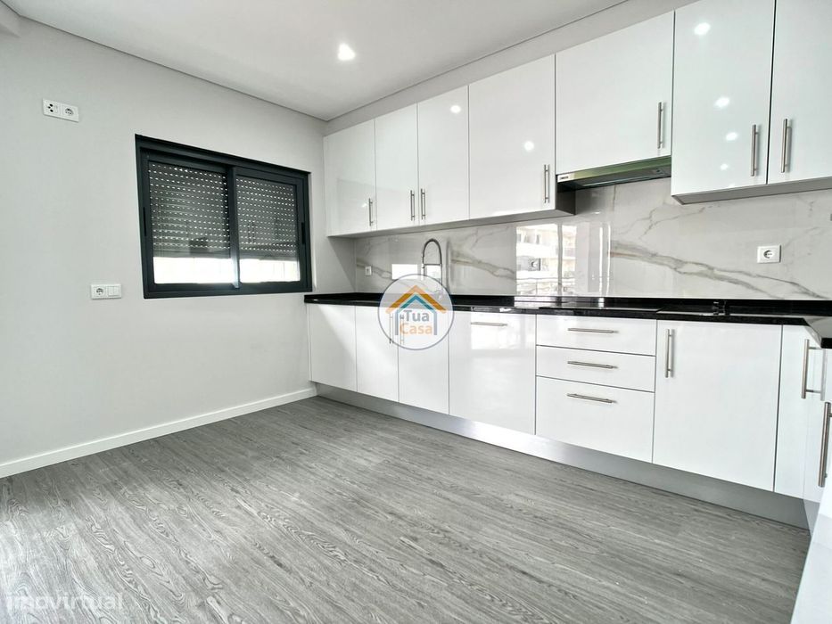 Apartamento T3 com Piscina e Parque Arborizado - Projeto — Quelfes, Faro