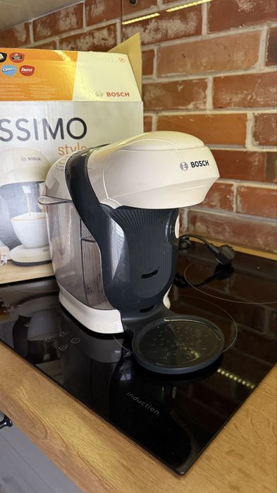 Ekspres Tassimo Style kremowy + szklanki Tassimo