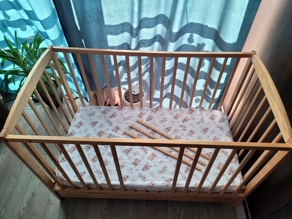 Drewniane Łóżeczko sosnowe z materacem 120x60