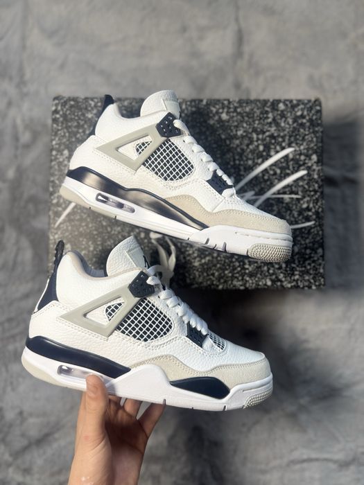 Nike Air Jordan 4