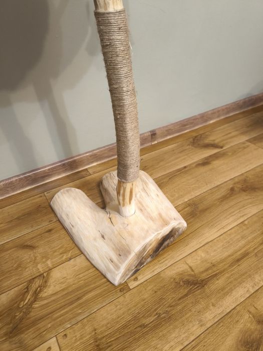 Ręcznie wykonany drapak dla kota