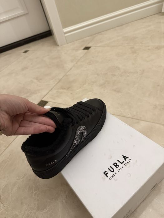 Кеди на хутрі FURLA стан нових