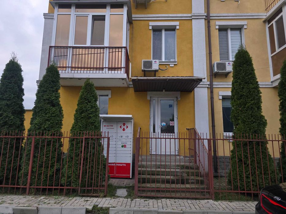 Продається велика 1к квартира  в Дарницькому р-ні м. Києва під ремонт.