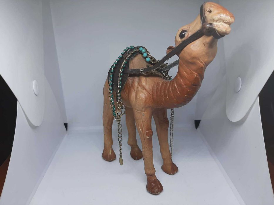 Figurka Wielbłąda ze Skóry