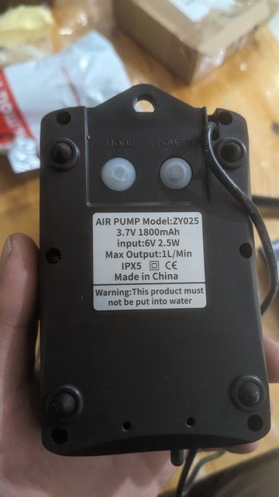Акваріумний насос на акумуляторі із сонячною панеллю