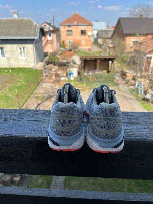 Кросівки ASICS GT-2000