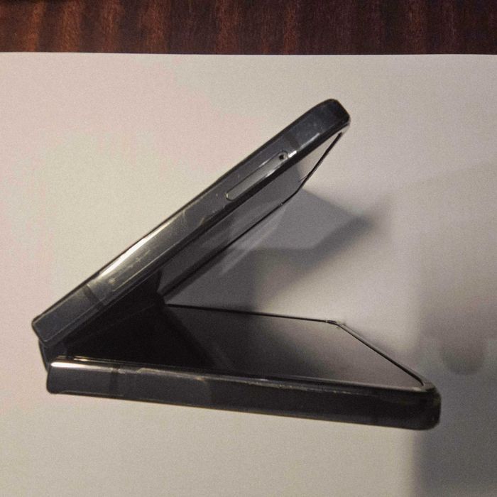 Samsung Flip 4 Black, Like New64586087200771123