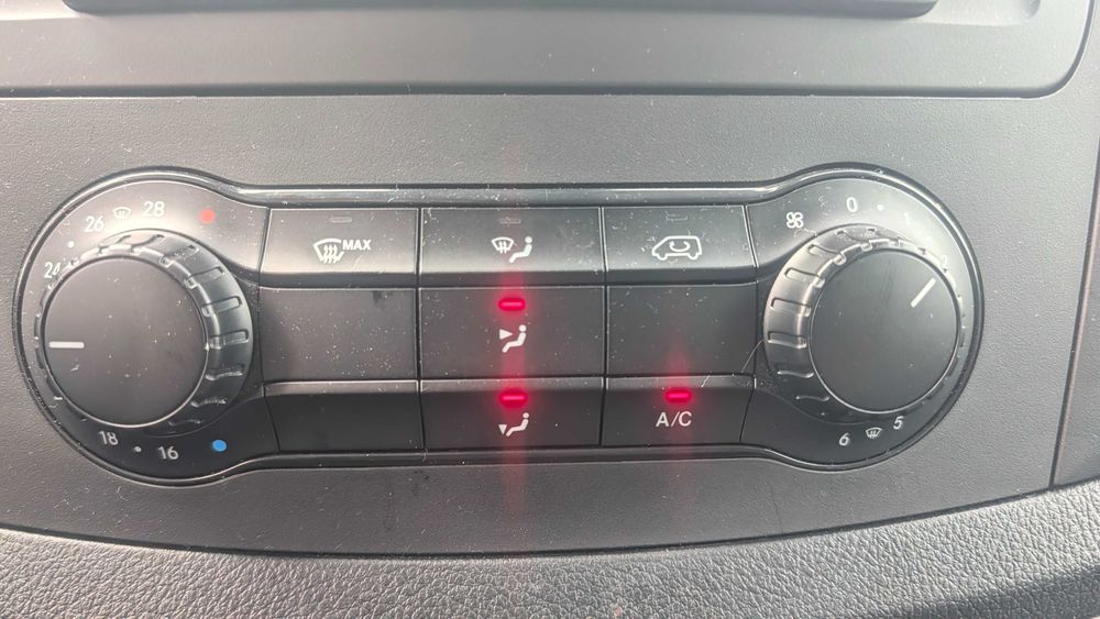 Mercedes-Benz eVito 66 kWh | 2024 | 21.130 km | Carregamento Rápido