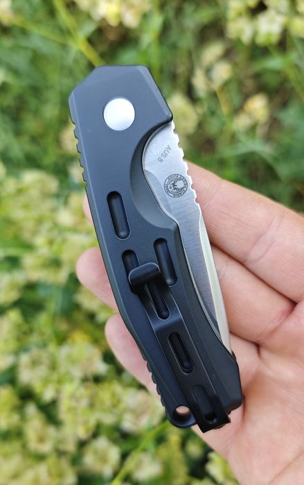 Boker Plus Thunderstorm AUS-8 Satin Black Automatic, рельєфне алюмінієве анодоване руків'я, автомат зі сталлю клинка AUS-8, склобій ,кліпса ,коробка