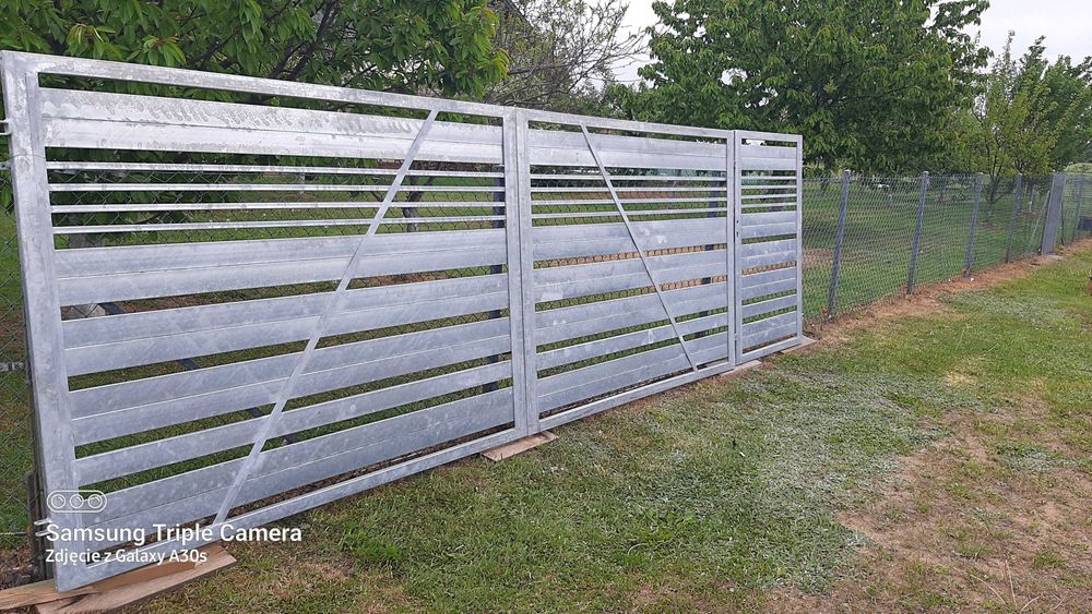 Nowa Brama dwuskrzydłowa z Furtką  . Kompletna do montażu.