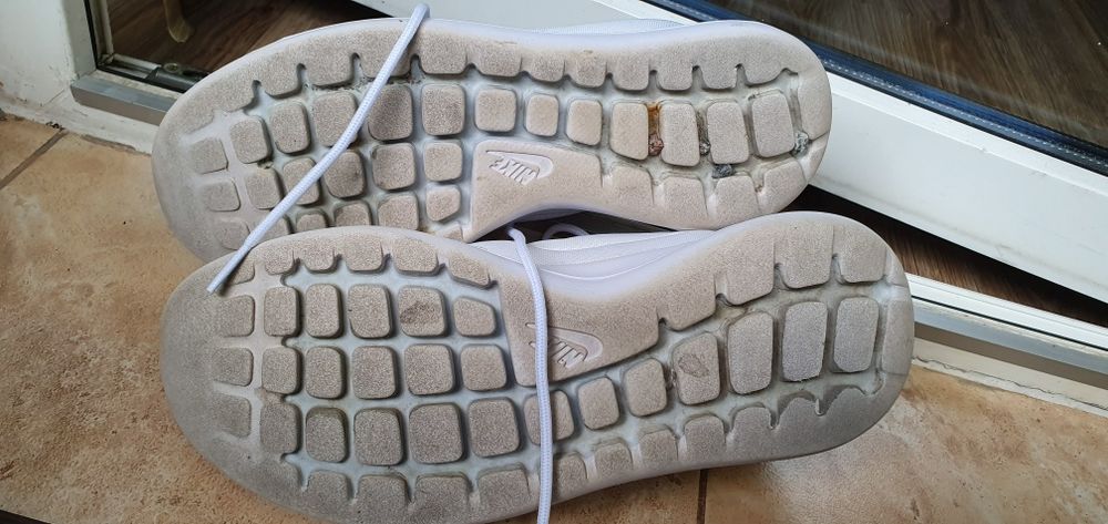 Buty białe damskie Nike Roshe rozmiar 40 wkładka 25,5cm