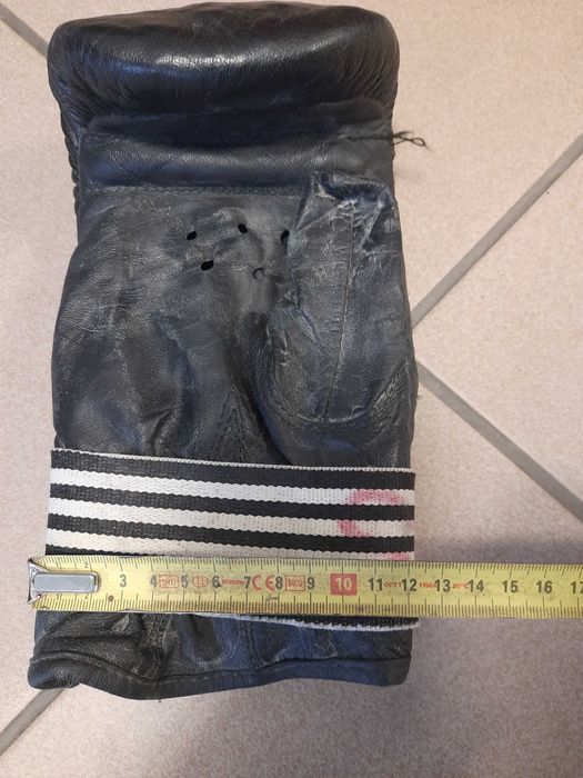 Rękawica bokserska treningowa skórzana lekka - tanio!