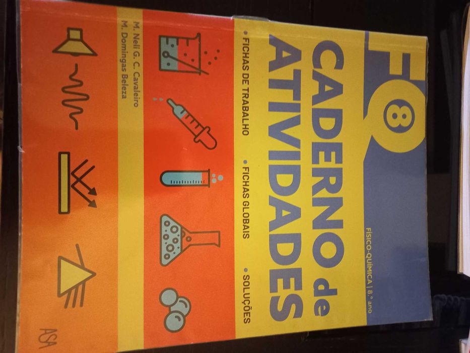 Livros escolares de fichas 8°ano