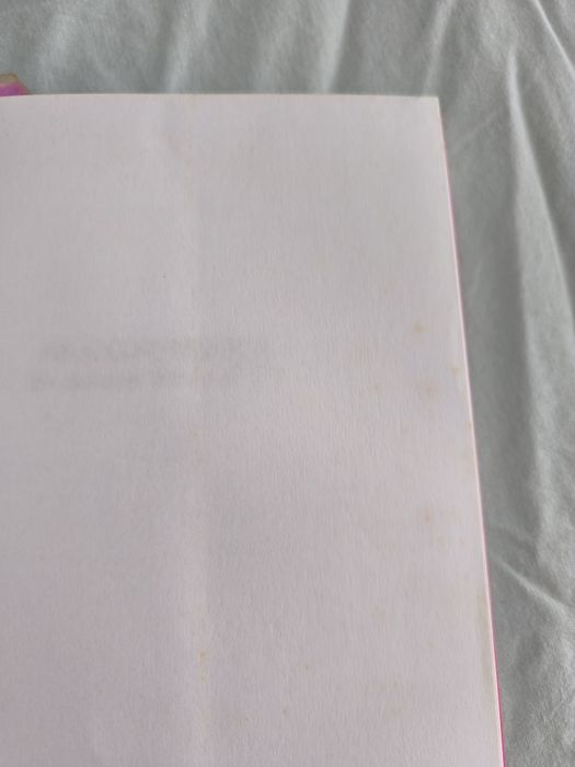 Livro 'As confissões de Adrian Mole & Cª'