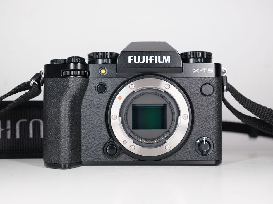 fujifilm xt10 - купити цифрові фотокамери - Ціна на OLX.ua