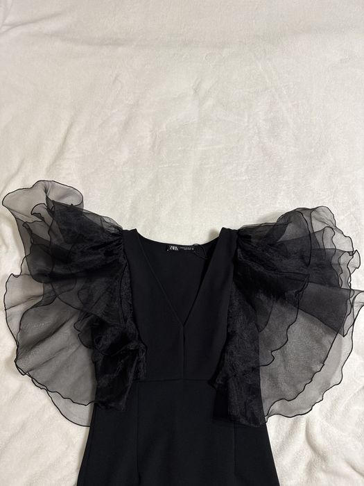 Чорна сукня Zara з об’ємними рукавами XS