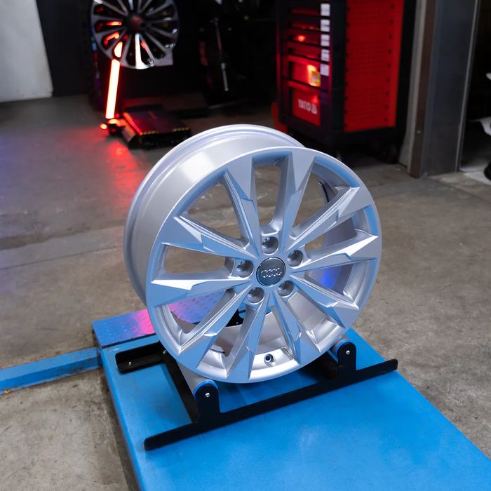 NOWE ORYGINALNE Felgi 18" Audi A3 A4 A6 A8 Q2 Q3 TT