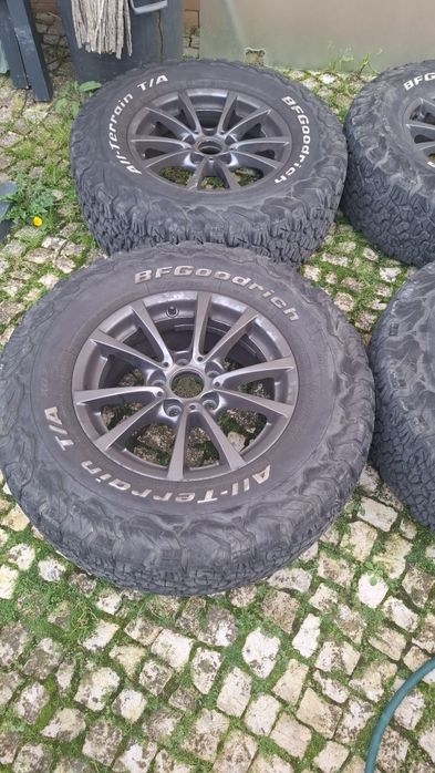 Jantes e pneus . Tudo em bom estado. Jantes  r16