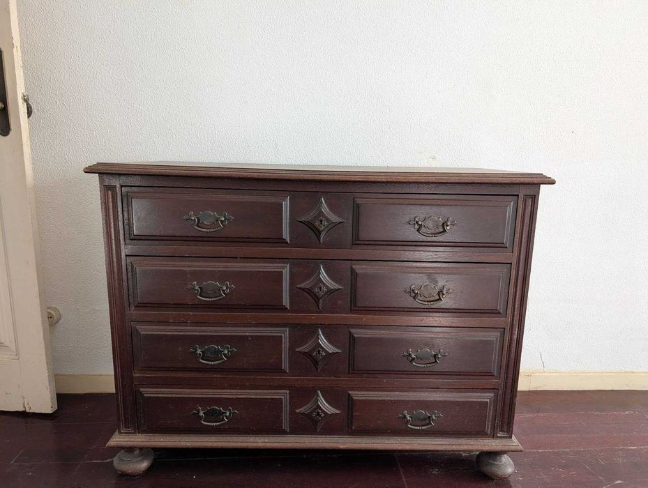 Conjunto cómoda e mesinhas de cabeceira