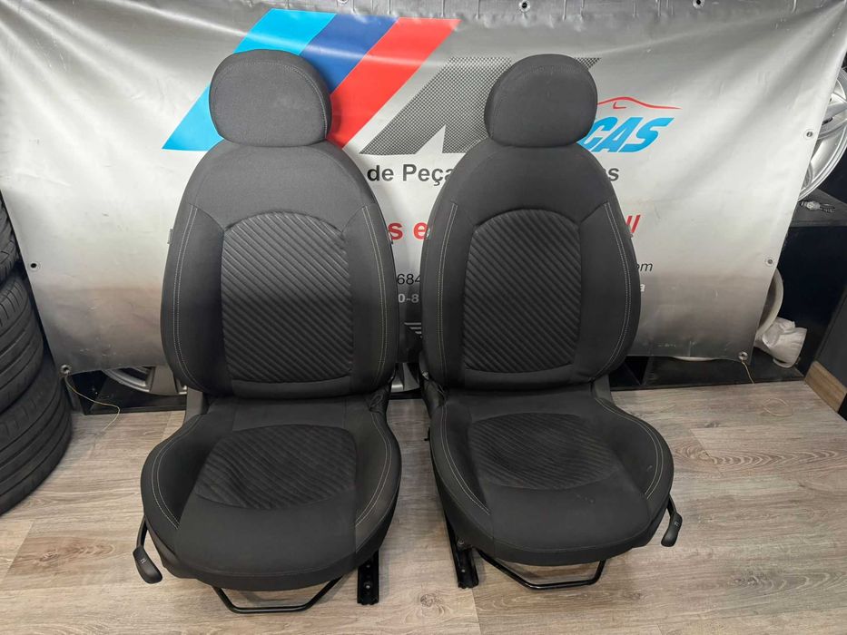 Bancos e quartelas MINI R61 Paceman
