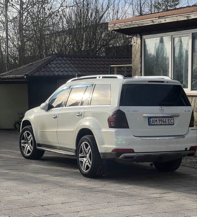 Aвтомобіль Mersedes GL  450 2010 рік 7 місць
