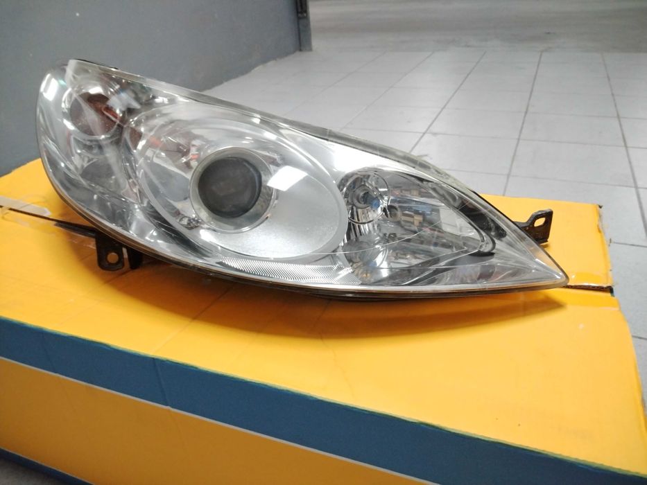 Óptica xenon Peugeot 407
