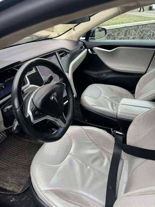 Tesla model S perfomens 85KW