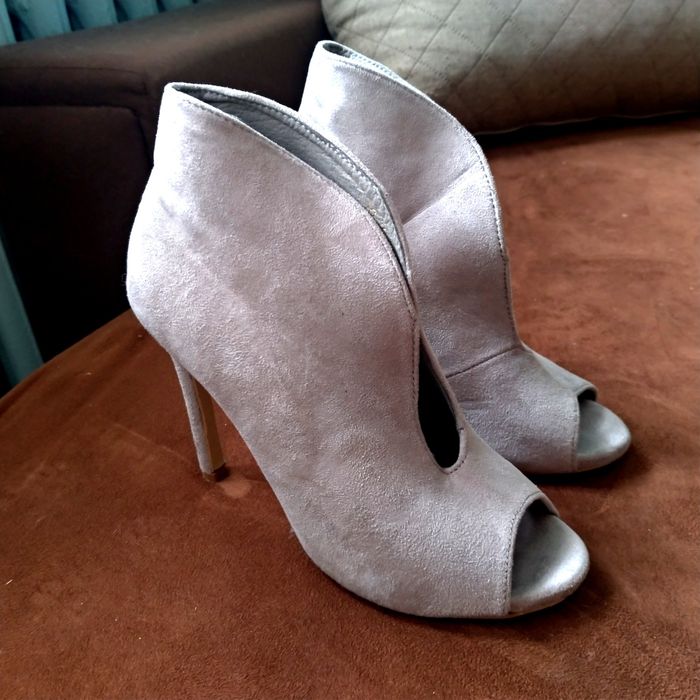 Botki szare z wycięciem VICES