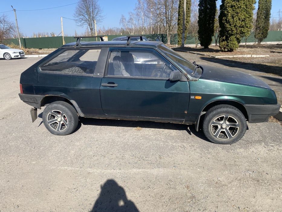 ВАЗ 21083 інжектор 2001 року.