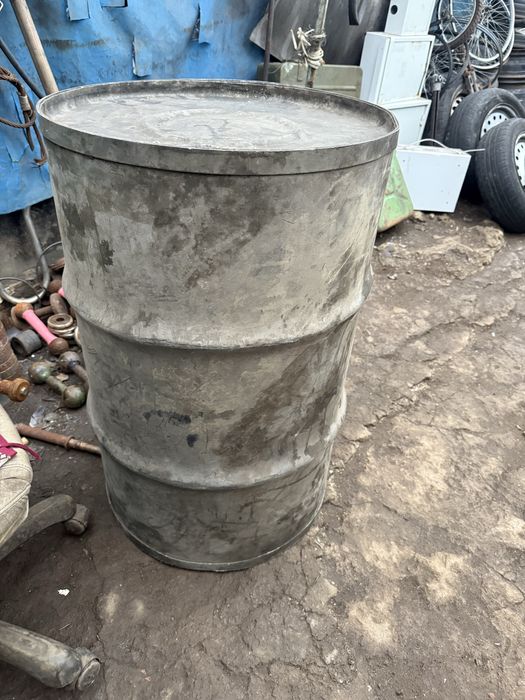 Бочка титановая  с крышкой 200л