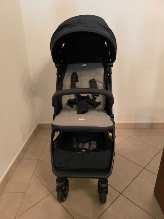 Carrinho bebé Joie pact travel system em óptimo estado, com pouco uso