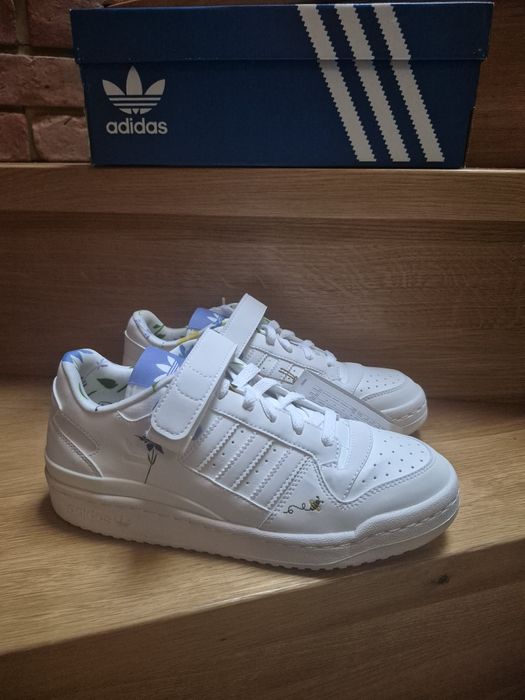 młodzieżowe Adidas Forum Low White model : HP6245

Rozmiar 38 i 2/3