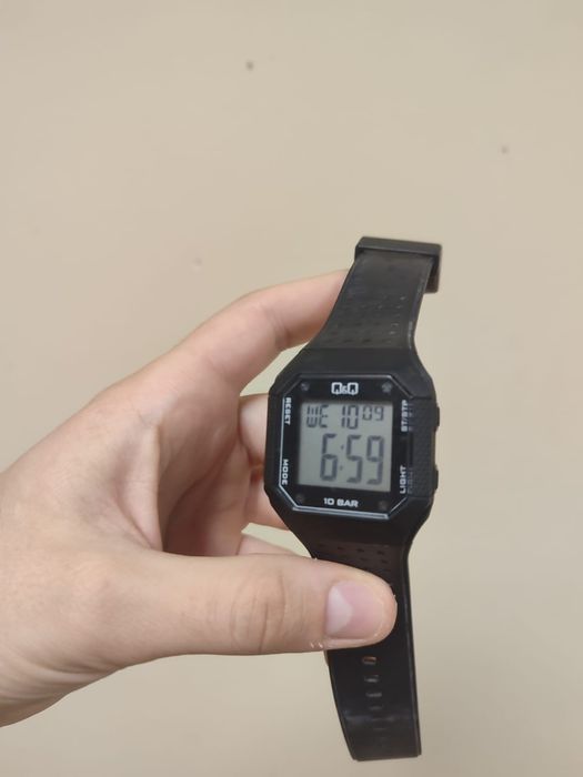 Продам годинник.