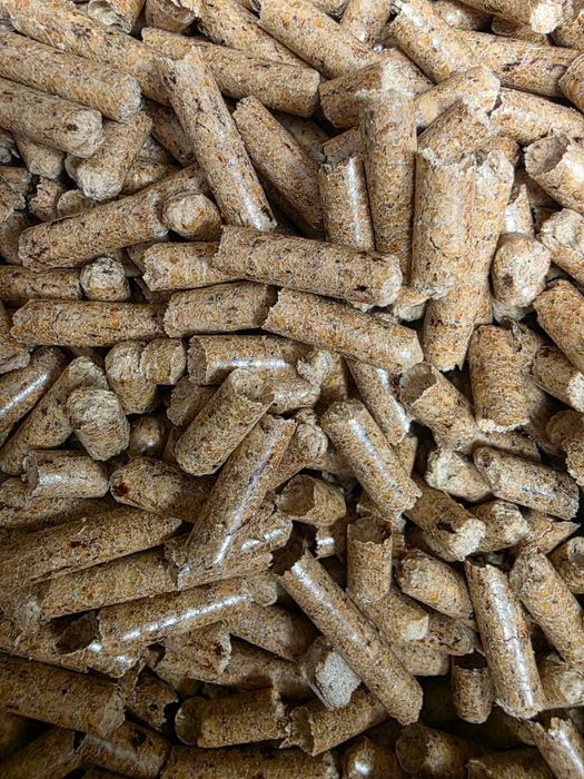 Wysokiej jakości Sosnowy Pellet - 1005 KG 67 Worków x 15 kg - Śląsk