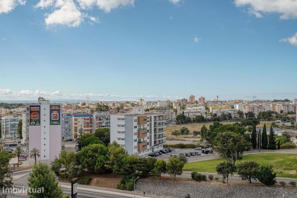 T4 em Monte Belo Norte, Setúbal, com obras de melhoria e pronto a...