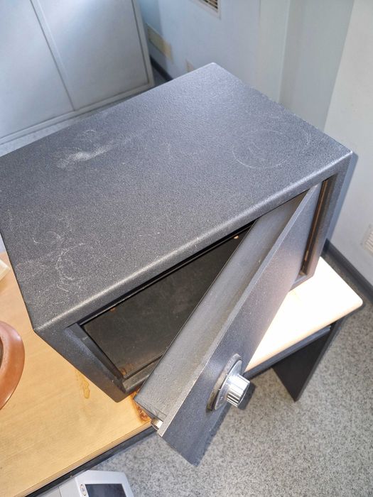 Сейф для грошей та документів ПАРИТЕТ-К  (ТМ GRIFFON)