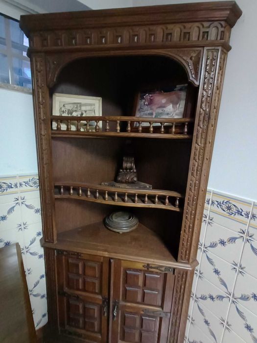 Móvel de Esquina em Madeira Maciça