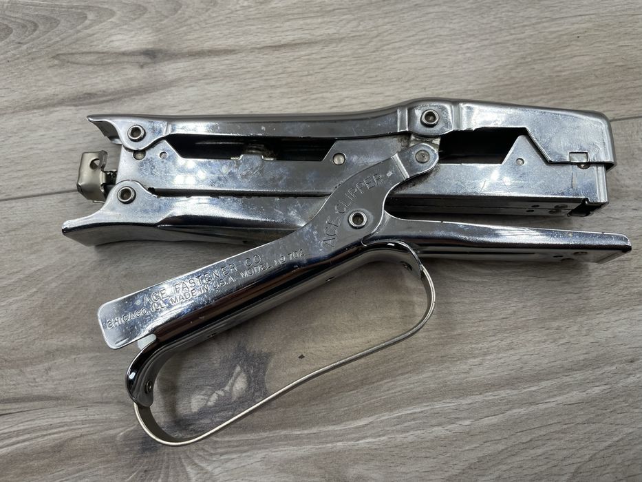 Zszywacz tapicerski Ace Clipper 702