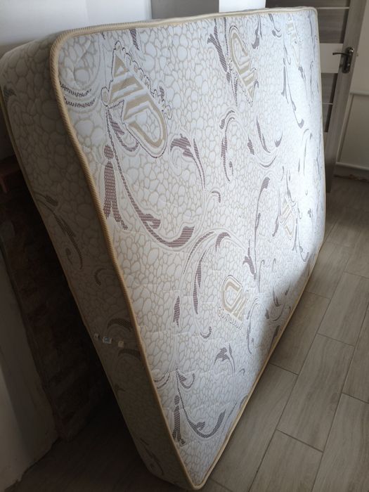 Продається матрац  200 * 140 * 20