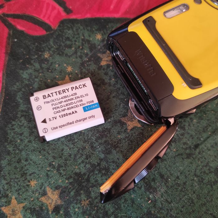 Фотоапарат Fujifilm Finepix XP140 (під ремонт)