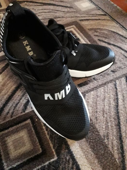 Кроссовки чоловічи