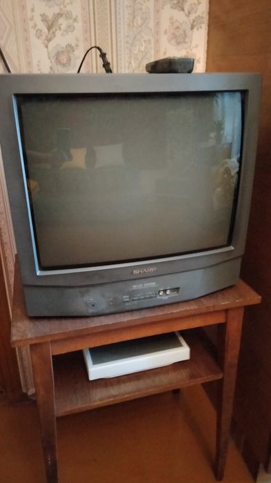 Телевизор Sharp, модель 21 AG1-S, рабочий