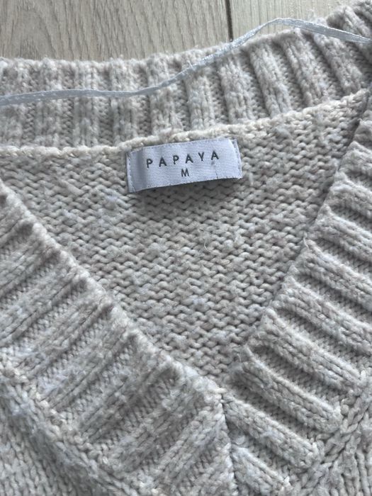Sweter M bezowy damski papaya dekolt v