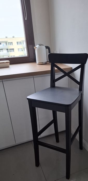 Hoker krzesło IKEA INGOLF z oparciem – drewniany
Hoker IKEA