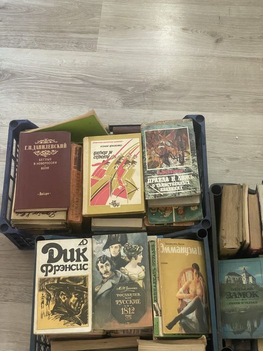 Продам старі книги рокві з1980 по 2000 оптом