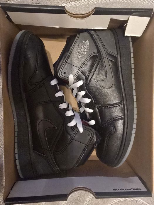 Buty Nike Air Jordan 1 Mid BG (GS) • 37.5 •
