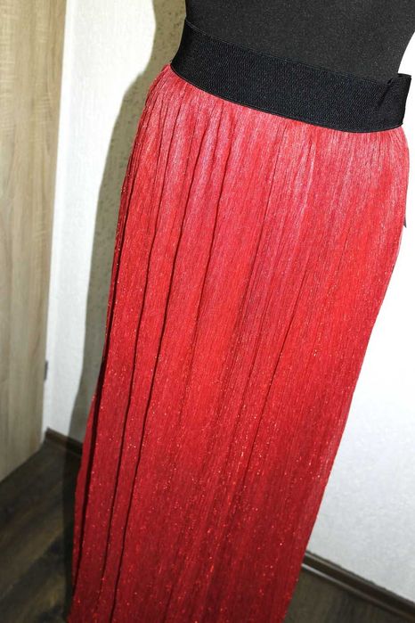 Spódniczka czerwona błyszcząca 40