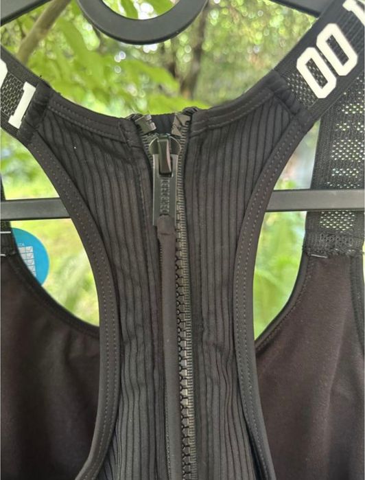 Купальник суцільний стильний та гарний з вирізом на спинці