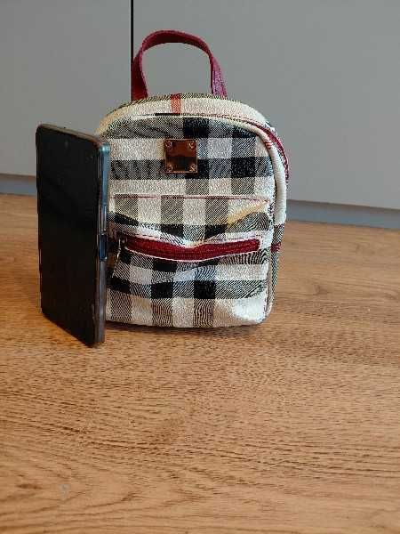 Nowy mały plecak, torebka w kratę